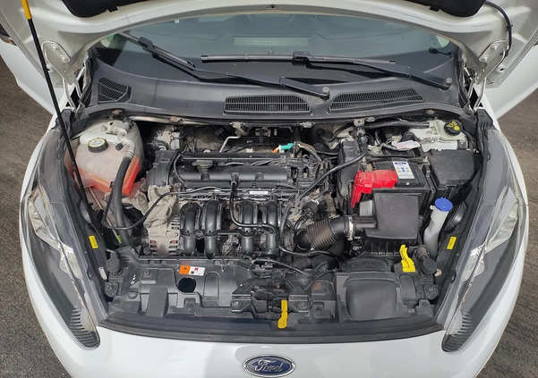 Ford Fiesta cena 32500 przebieg: 134000, rok produkcji 2015 z Brzozów małe 631